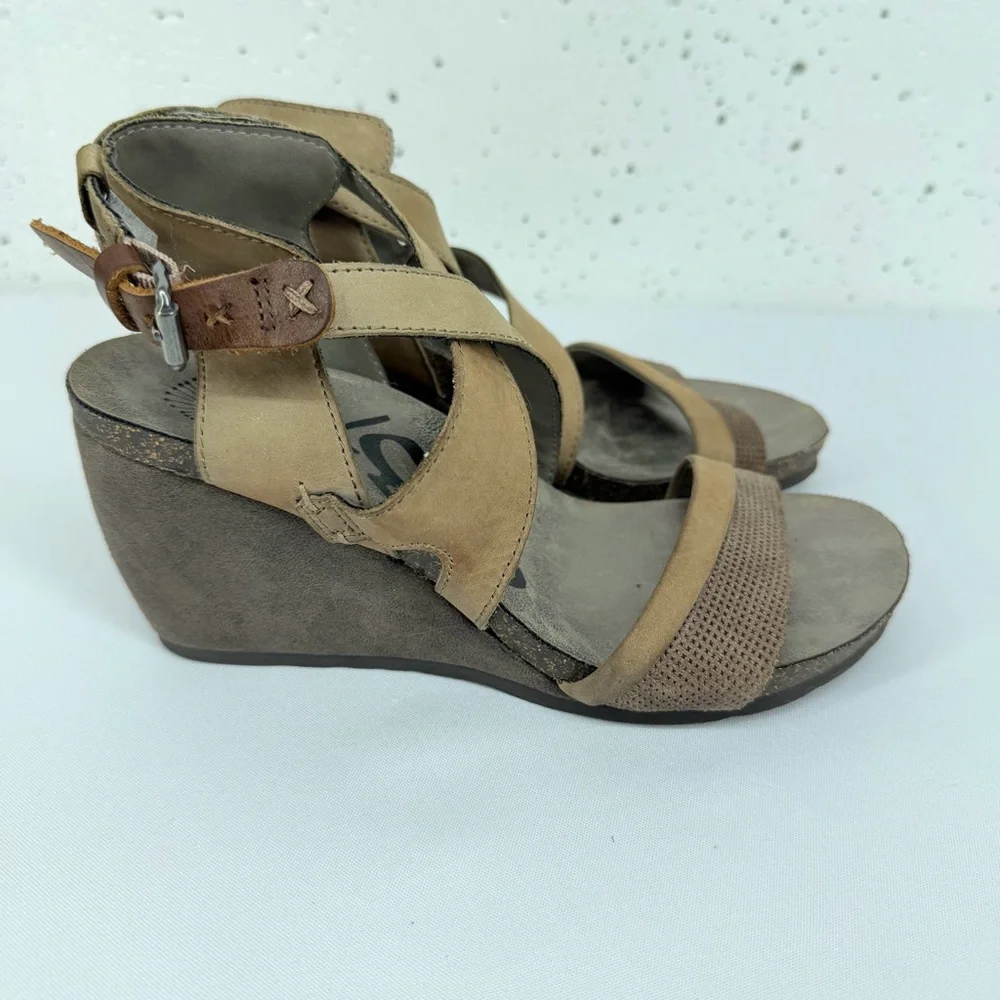 OTBT Women’s size 7.5 Taupe Freedom Wedge Strappy Sandal